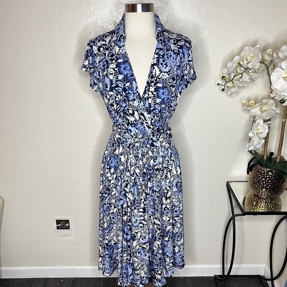Muse Boston Proper Wrap Dress Womens Size 4 Blue Floral V-Neck Short Sleeves - Picture 1 of 8